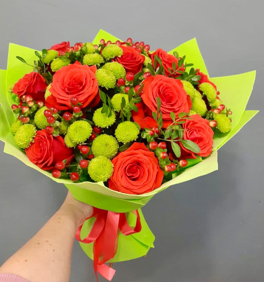 Букет цветов из: Хризантемы и Розы в Никольском 1-ом