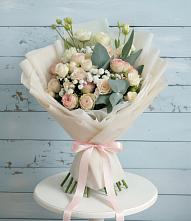 Букет цветов из:  Розы и Лизиантусы #REPLACE_PRED# Никольском 1-ом