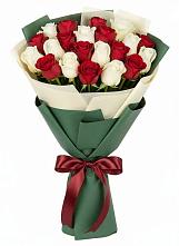 Букет Микс из красных и белых роз #REPLACE_PRED# Никольском 1-ом