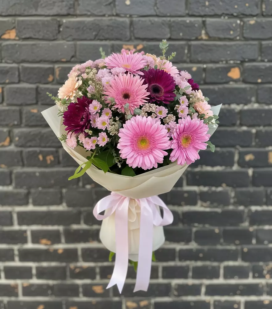 Букет цветов из: Герберы и Хризантемы в Никольском 1-ом