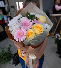 Букет цветов из:  Герберы, Розы и Хризантемы в Никольском 1-ом