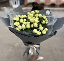 Букет Белые кустовые розы Солинеро в Никольском 1-ом