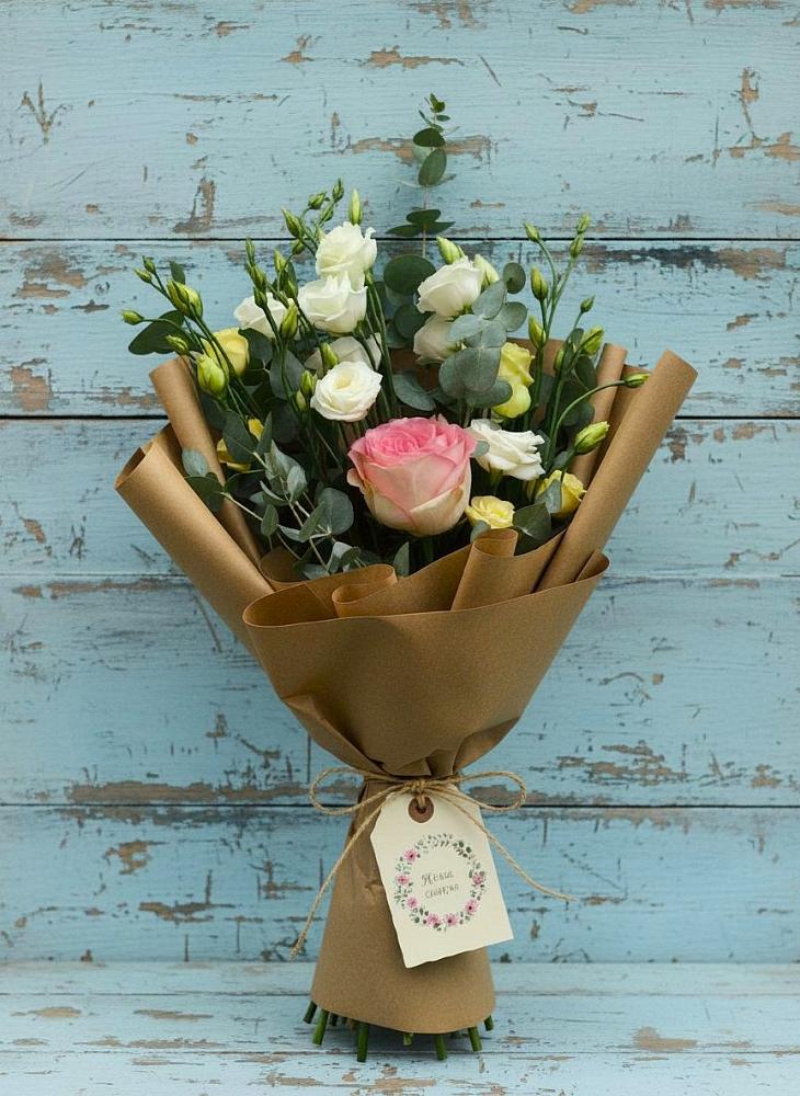 Букет цветов из: Розы и Лизиантусы в Никольском 1-ом