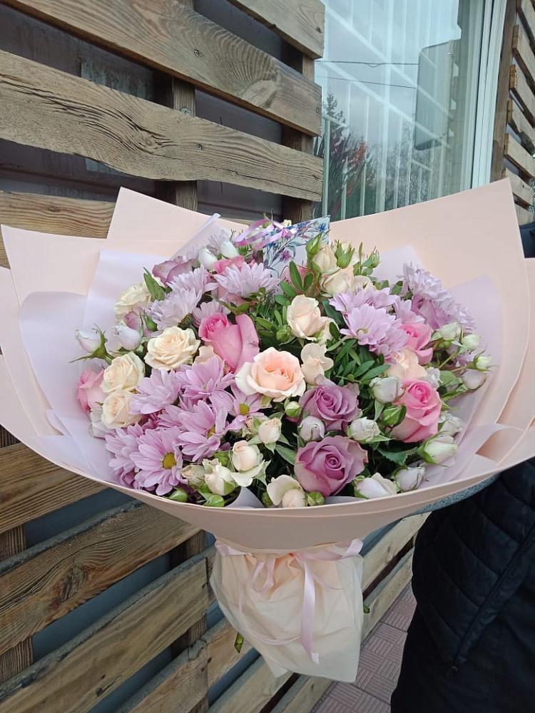 Букет цветов из: Розы и Хризантемы в Никольском 1-ом