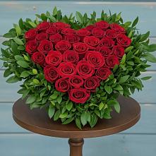 Цветочная композиция из Розы в виде сердца в Никольском 1-ом