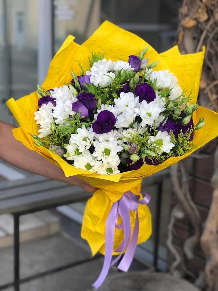 Букет цветов из: Ирисы, Хризантемы и Ромашки в Никольском 1-ом