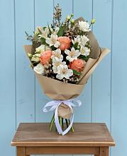 Букет цветов из:  Альстромерии, Лизиантусы, Розы и Хризантемы #REPLACE_PRED# Никольском 1-ом