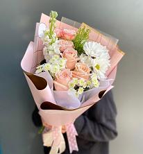 Букет цветов из:  Хризантемы и Розы в Никольском 1-ом