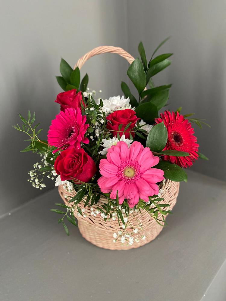 Цветочная композиция из Розы, Хризантемы и Герберы в корзине в Никольском 1-ом